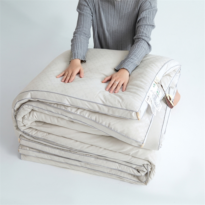 91家纺网 家纺一手货源 找家纺 （总）爱衫妮  2025新款大豆被贡缎段格