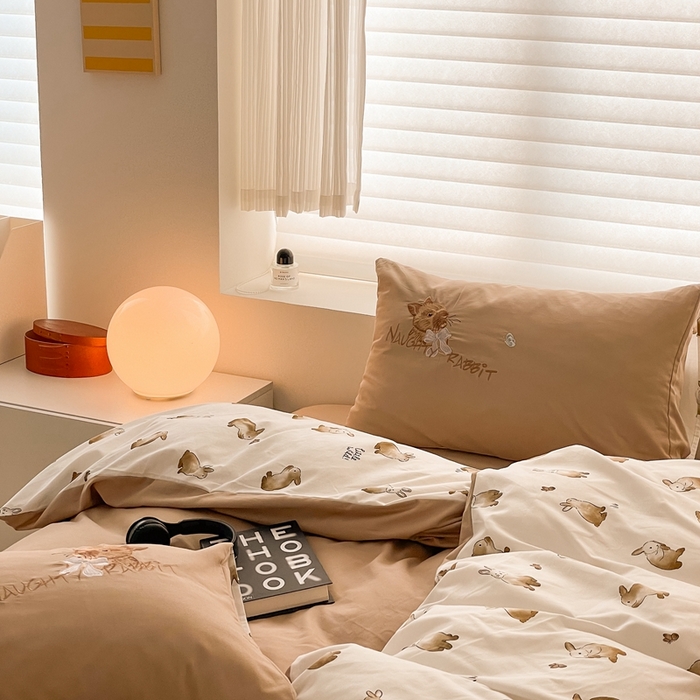 91家纺网 家纺一手货源 找家纺 蜜柚 2024新款全棉高支高密活性磨毛小清新绣花四件套 极兔世界