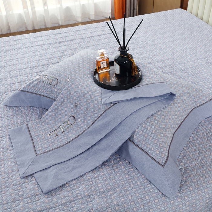 91家纺网 家纺一手货源 找家纺 （总）OL家纺 2023新款100支抗菌全棉磨毛刺缝床盖夹棉四件套