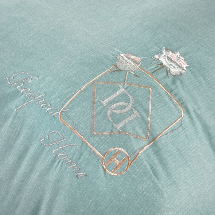 91家纺网 家纺一手货源 找家纺 OL家纺 2023新款保暖全棉磨毛刺绣床盖夹棉四件套 绿