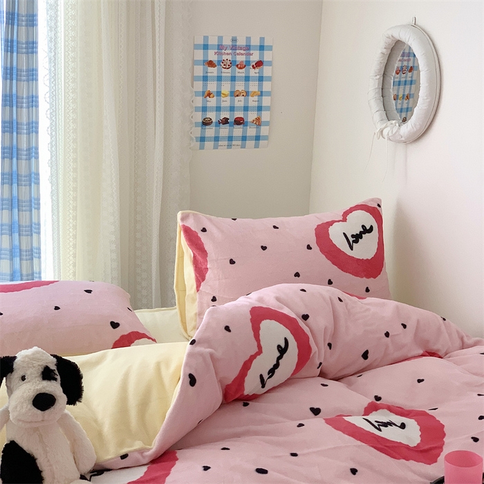 91家纺网 家纺一手货源 找家纺 美乐迪家纺 2023秋冬新款保暖牛奶绒四件套 粉爱心