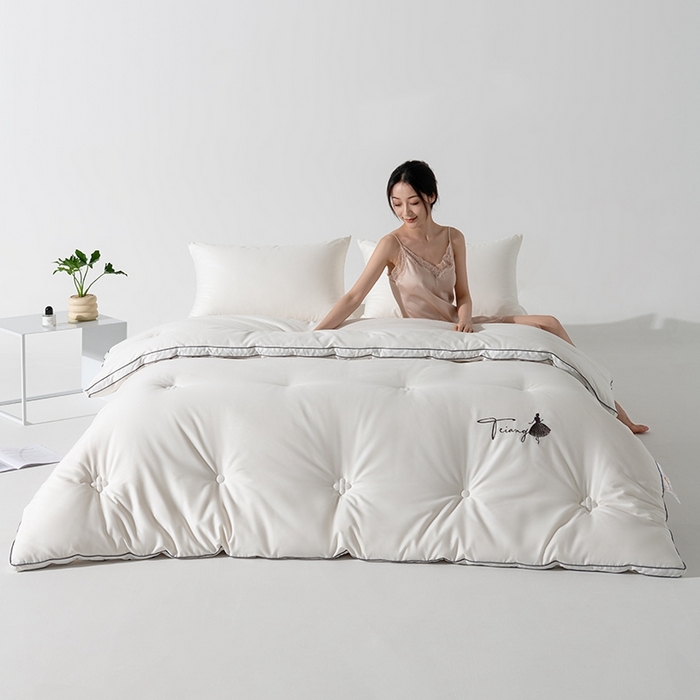 91家纺网 家纺一手货源 找家纺 （总）瑞驰家纺 2023新款A类抗菌长绒棉大豆被缇娜系列风格二