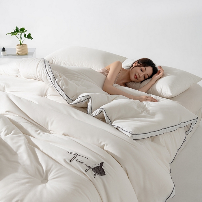 91家纺网 家纺一手货源 找家纺 （总）瑞驰家纺 2023新款A类抗菌长绒棉大豆被缇娜系列风格二