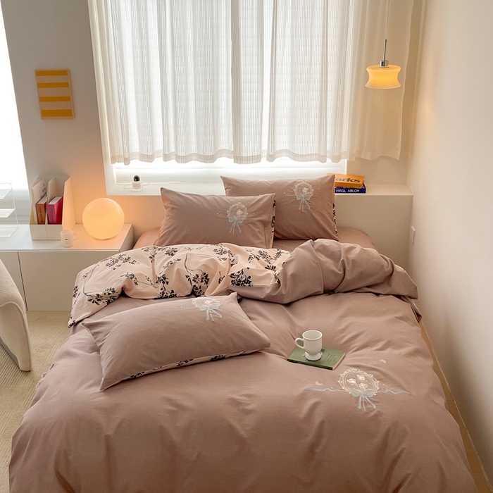 91家纺网 家纺一手货源 找家纺 蜜柚 2024新款全棉高支高密活性磨毛小清新绣花四件套 满天星