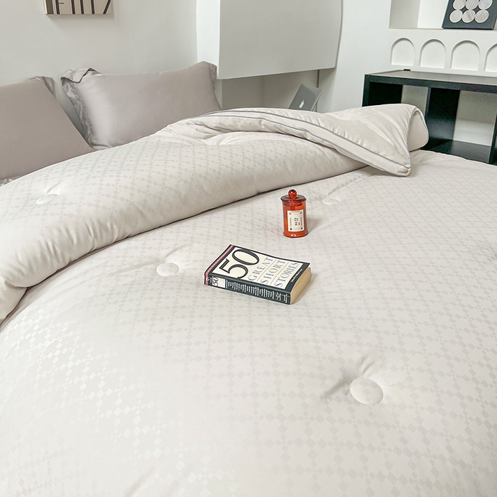 91家纺网 家纺一手货源 找家纺 （总）爱衫妮  2025新款大豆被贡缎段格