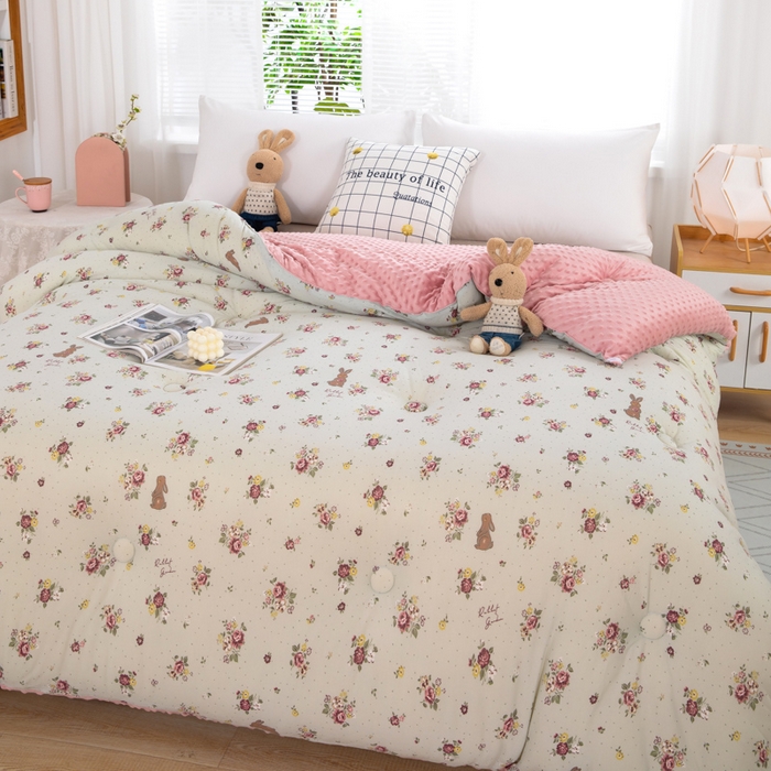 91家纺网 家纺一手货源 找家纺 天瑜家纺2023新款针织豆豆绒冬被系列 小茶花