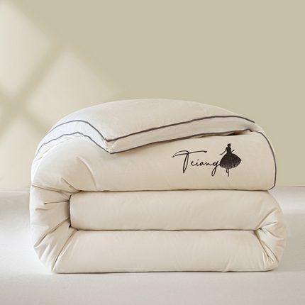 91家纺网 家纺一手货源 找家纺 （总）瑞驰家纺 2023新款A类抗菌长绒棉大豆被缇娜系列风格三