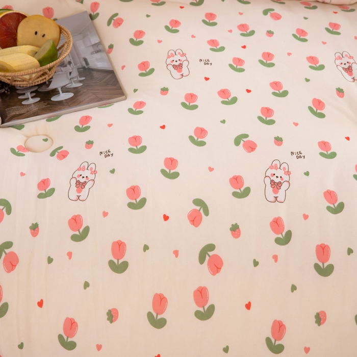 91家纺网 家纺一手货源 找家纺 天瑜家纺2023新款针织豆豆绒冬被系列 小花兔子粉1