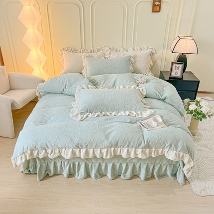 91家纺网 家纺一手货源 找家纺 十里居 2023新款230克雕花韩版床裙牛奶绒四件套 清新-蓝