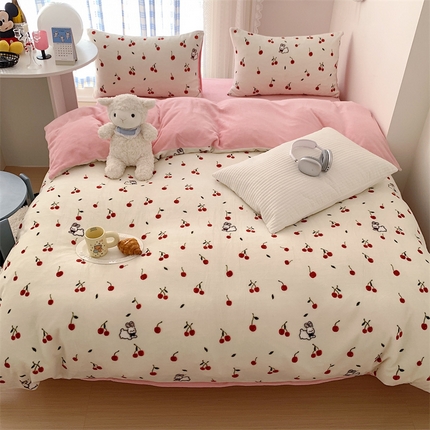 91家纺网 家纺一手货源 找家纺 美乐迪家纺 2023秋冬新款保暖牛奶绒四件套 樱桃爱米