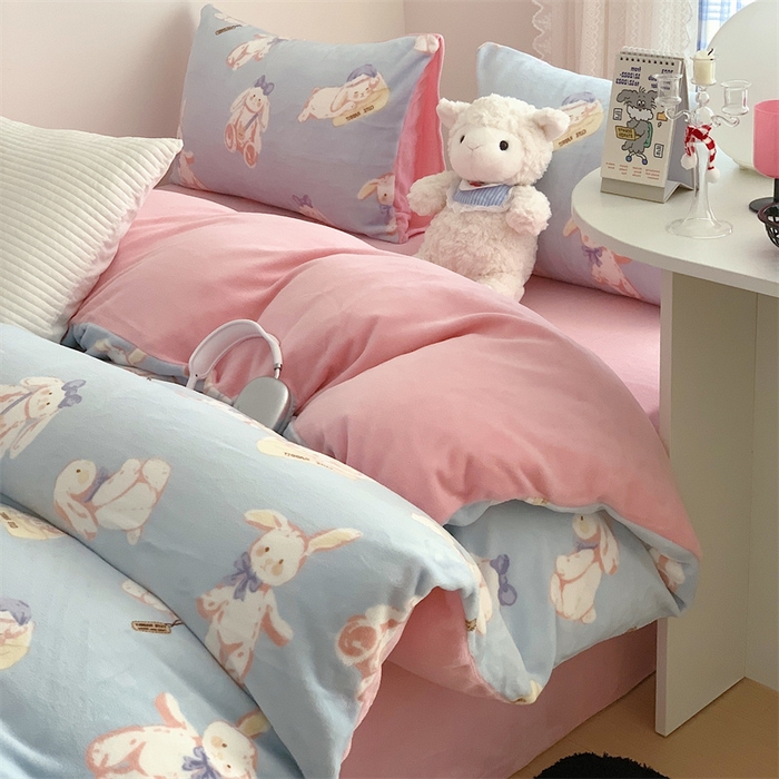 91家纺网 家纺一手货源 找家纺 美乐迪家纺 2023秋冬新款保暖牛奶绒四件套 菲比兔