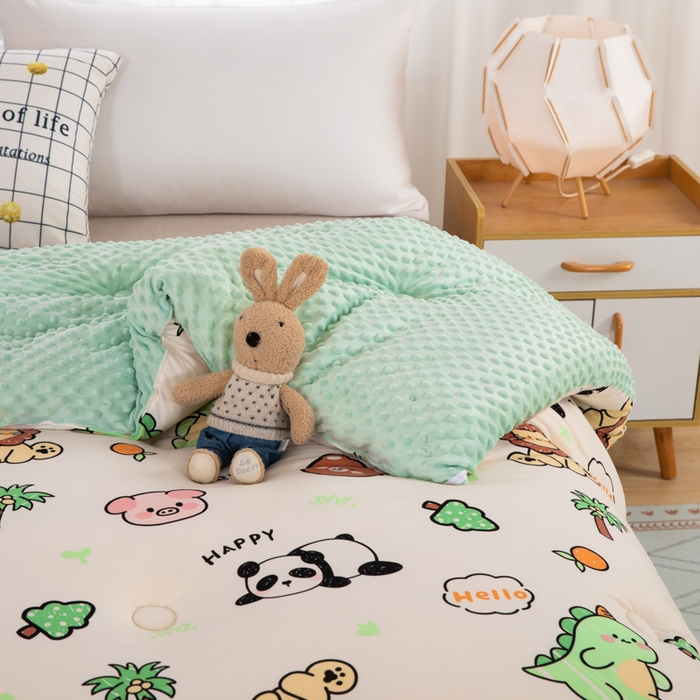 91家纺网 家纺一手货源 找家纺 天瑜家纺2023新款针织豆豆绒冬被系列 快乐熊猫1