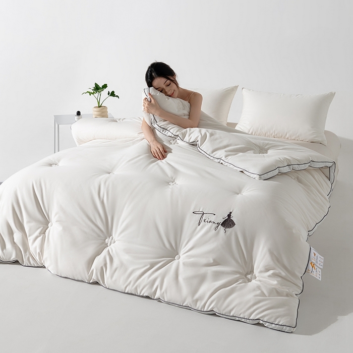 91家纺网 家纺一手货源 找家纺 （总）瑞驰家纺 2023新款A类抗菌长绒棉大豆被缇娜系列风格二