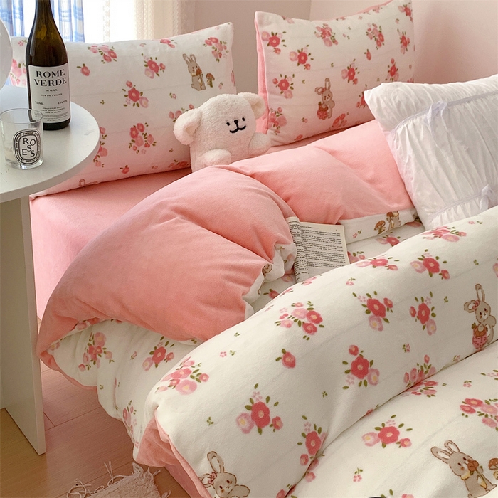 91家纺网 家纺一手货源 找家纺 美乐迪家纺 2023秋冬新款保暖牛奶绒四件套 花园小兔