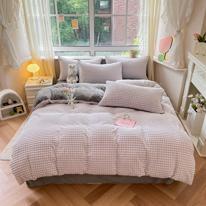 91家纺网 家纺一手货源 找家纺 慕澄家纺 2024简约款剪花牛奶绒四件套 简约-紫