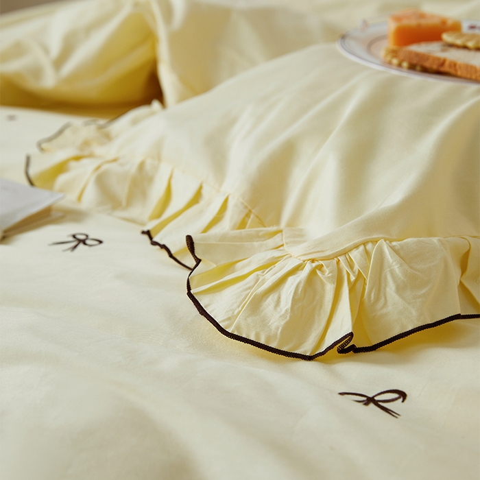 91家纺网 家纺一手货源 找家纺 梦可莱家居 2023新款韩版花边刺绣洛丽塔四件套 洛丽塔-米黄色