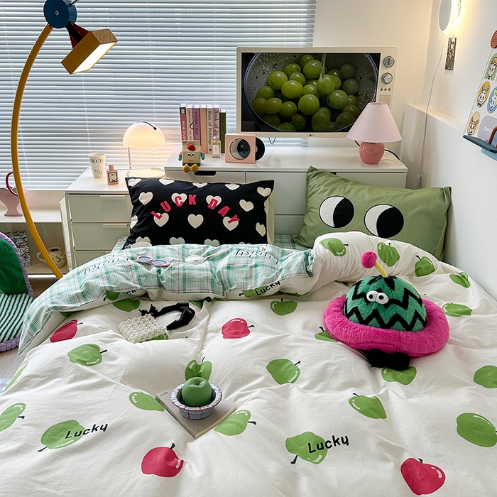 91家纺网 家纺一手货源 找家纺 昔可家纺 2023新款全棉大版数码枕套四件套 红绿苹果