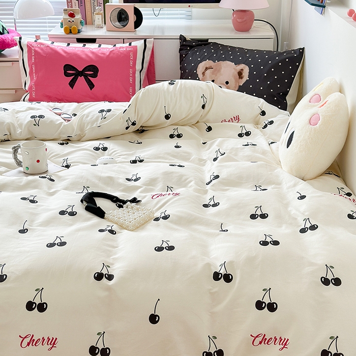 91家纺网 家纺一手货源 找家纺 昔可家纺 2023新款全棉大版数码枕套四件套 黑色樱桃