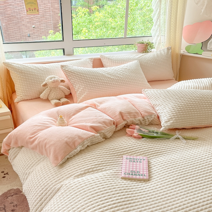 91家纺网 家纺一手货源 找家纺 （总）慕澄家纺 2024简约款剪花牛奶绒四件套