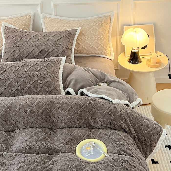 91家纺网 家纺一手货源 找家纺 贝拉梦 2023高克重加厚塔芙绒牛奶绒四件套单品 塔芙绒-深灰