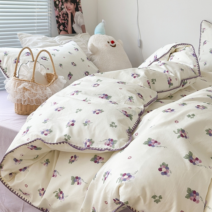 91家纺网 家纺一手货源 找家纺 2023新款全棉印花贝壳三角针四件套 淡雅紫葡萄