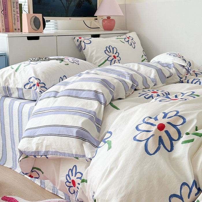 91家纺网 家纺一手货源 找家纺 昔可家纺 2023新款全棉治愈风小碎花四件套 蓝色花瓣花