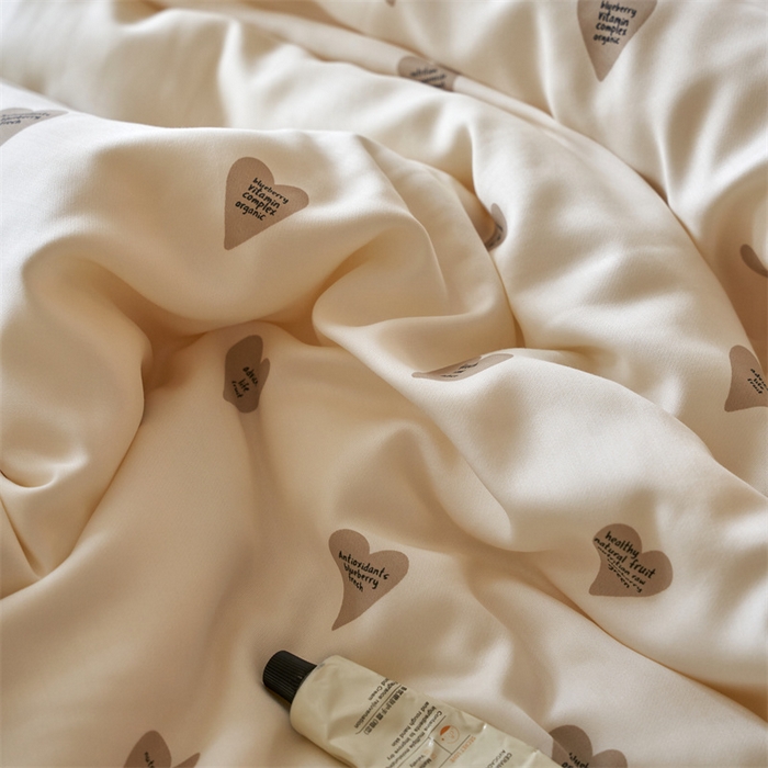 91家纺网 家纺一手货源 找家纺 汇庭 2023新款雅棉春秋被-棚拍 摩卡爱心