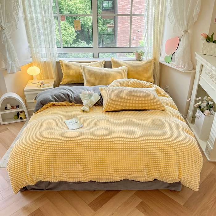 91家纺网 家纺一手货源 找家纺 慕澄家纺 2024简约款剪花牛奶绒四件套 简约-黄