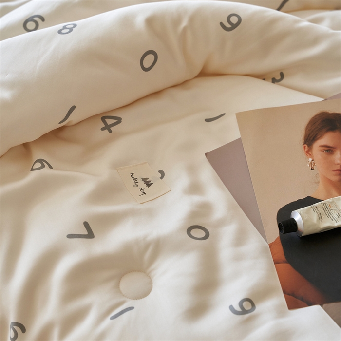 91家纺网 家纺一手货源 找家纺 汇庭 2023新款雅棉春秋被-棚拍 小幸运