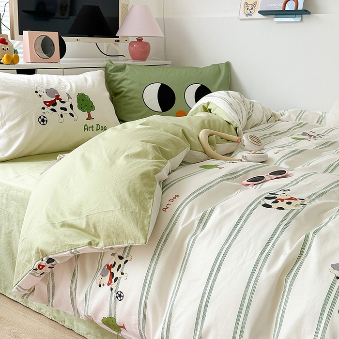 91家纺网 家纺一手货源 找家纺 昔可家纺 2023新款全棉大版数码枕套四件套 绿条狗狗