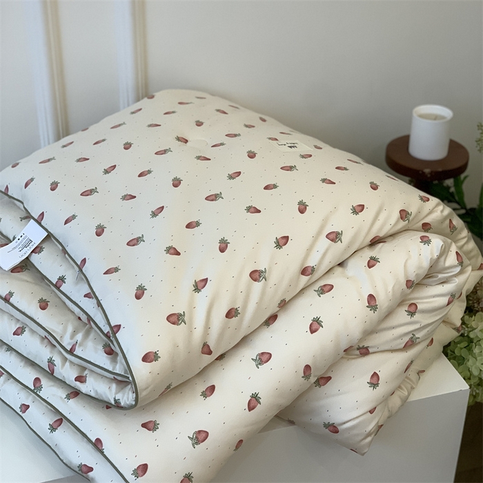91家纺网 家纺一手货源 找家纺 汇庭 2023新款雅棉春秋被-实拍 草莓多多