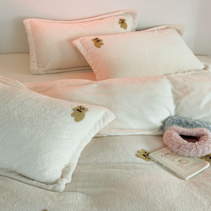 91家纺网 家纺一手货源 找家纺 萝莉家纺 2023新款冬季加厚软绵绵的泰迪绒美丽绒毛巾绣牛奶绒四件套 可爱熊