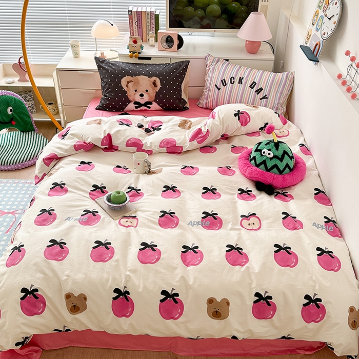 91家纺网 家纺一手货源 找家纺 昔可家纺 2023新款全棉大版数码枕套四件套 蝴蝶结苹果