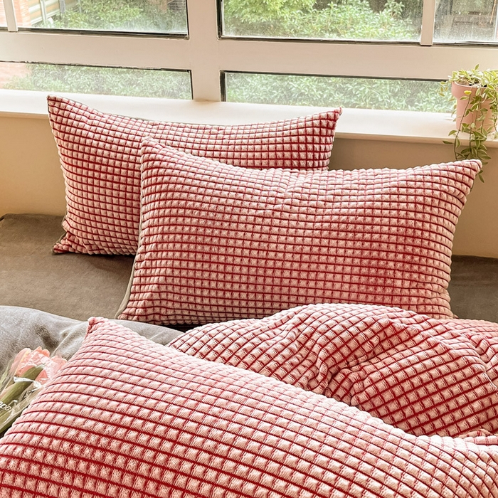 91家纺网 家纺一手货源 找家纺 慕澄家纺 2024简约款剪花牛奶绒四件套 简约-红