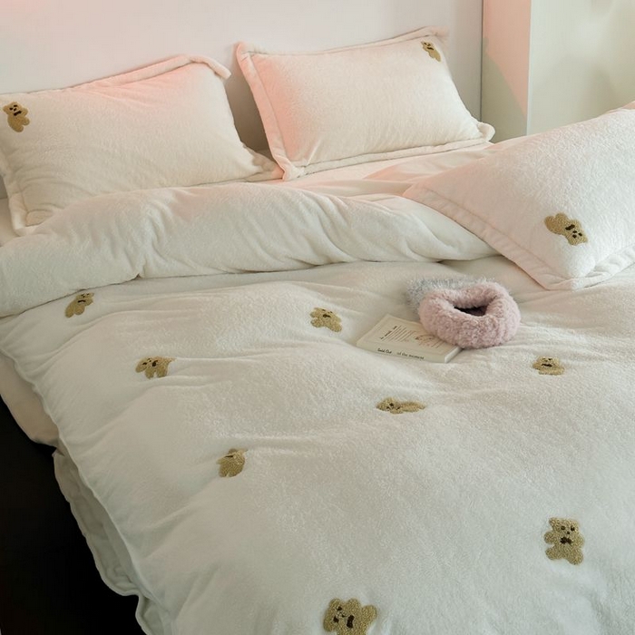 91家纺网 家纺一手货源 找家纺 萝莉家纺 2023新款冬季加厚软绵绵的泰迪绒美丽绒毛巾绣牛奶绒四件套 可爱熊