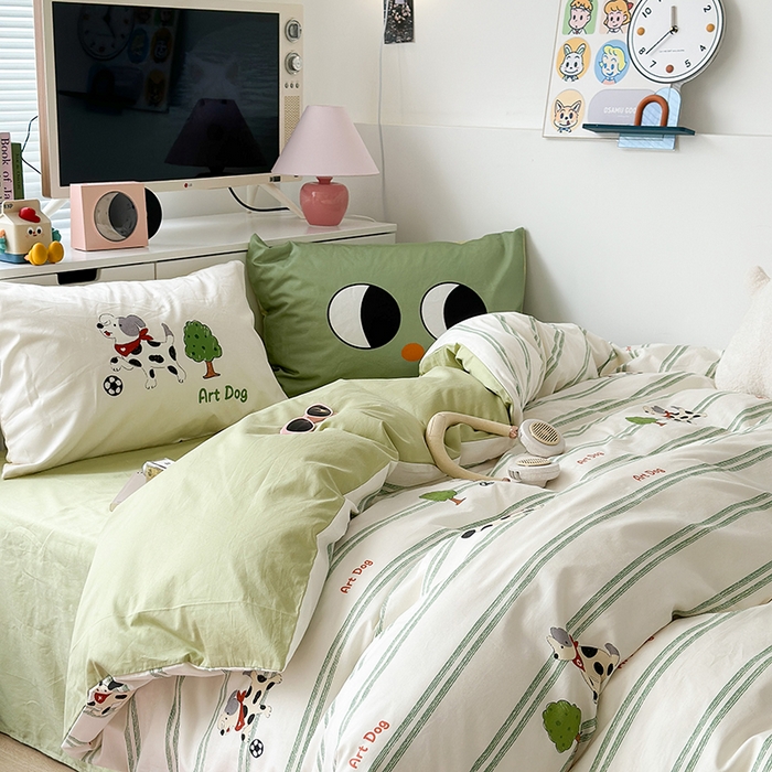 91家纺网 家纺一手货源 找家纺 昔可家纺 2023新款全棉大版数码枕套四件套 绿条狗狗