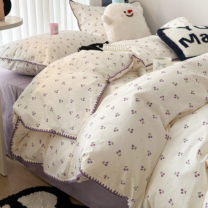 91家纺网 家纺一手货源 找家纺 2023新款全棉印花贝壳三角针四件套 紫色小小樱桃