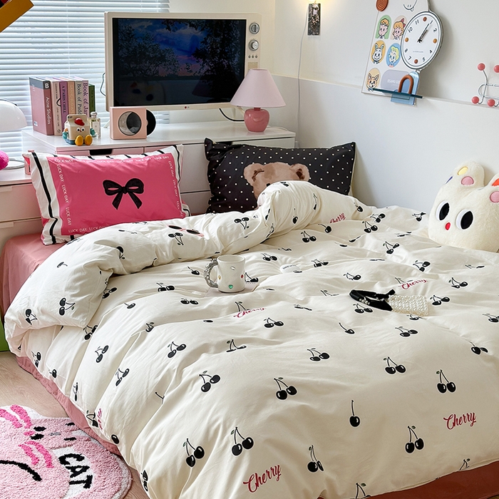 91家纺网 家纺一手货源 找家纺 昔可家纺 2023新款全棉大版数码枕套四件套 黑色樱桃