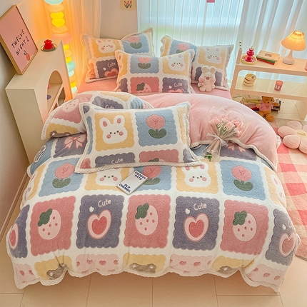 91家纺网 家纺一手货源 找家纺 川悦生活 2023新款立体雪花绒宽边四件套 宽边甜蜜日常粉