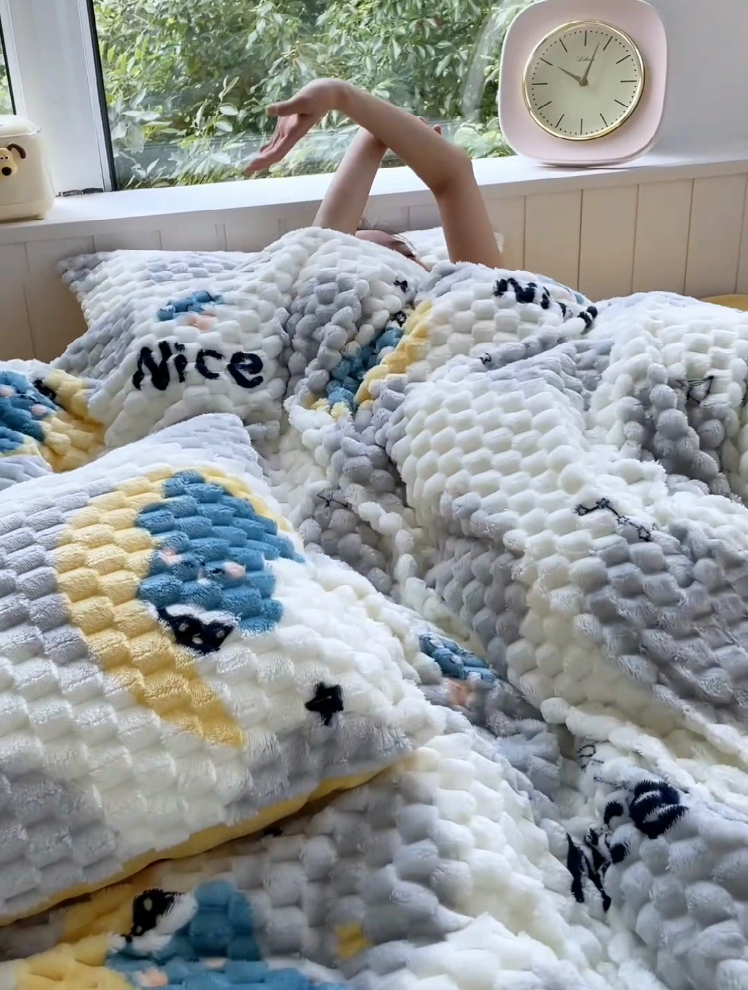 91家纺网 家纺一手货源 找家纺 欧邦 爆款A类金龟绒提花豆豆绒牛奶绒单被套四件套 安睡宝