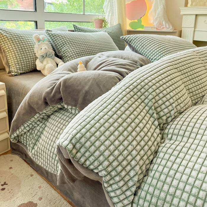 91家纺网 家纺一手货源 找家纺 慕澄家纺 2024简约款剪花牛奶绒四件套 简约-绿