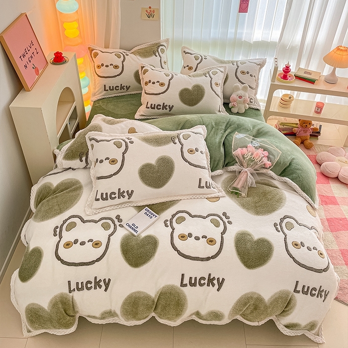 91家纺网 家纺一手货源 找家纺 川悦生活 2023新款立体雪花绒宽边四件套 宽边好运熊熊