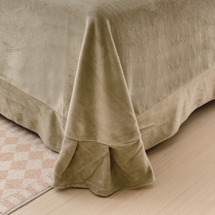 91家纺网 家纺一手货源 找家纺 梦可莱2023新款迷妮绣花牛奶绒四件套 豆绿