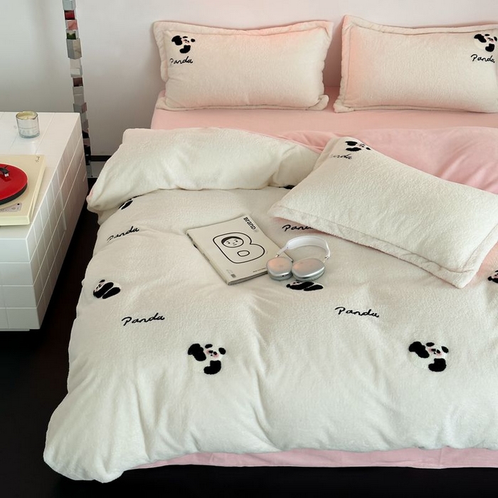 91家纺网 家纺一手货源 找家纺 （总）萝莉家纺 2023新款冬季加厚软绵绵的泰迪绒美丽绒毛巾绣牛奶绒四件套