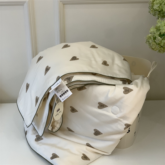 91家纺网 家纺一手货源 找家纺 汇庭 2023雅棉2.0夏被 摩卡爱心
