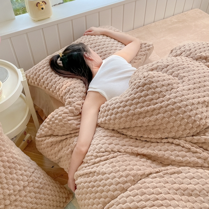 91家纺网 家纺一手货源 找家纺 欧邦 爆款A类金龟绒提花豆豆绒牛奶绒单被套四件套 拿铁咖