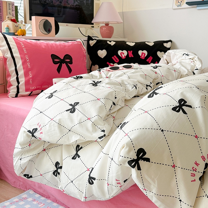 91家纺网 家纺一手货源 找家纺 昔可家纺 2023新款全棉大版数码枕套四件套 菱形蝴蝶结