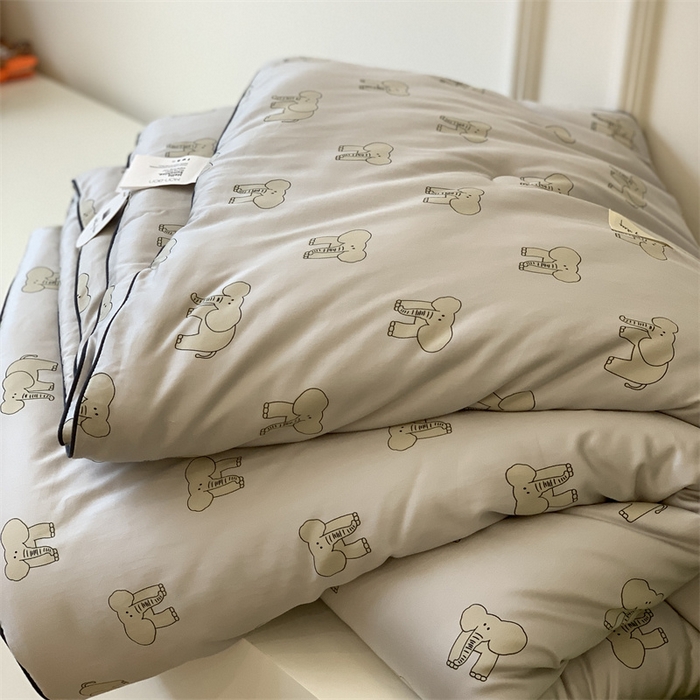 91家纺网 家纺一手货源 找家纺 汇庭 2023新款雅棉春秋被-实拍 多多象灰