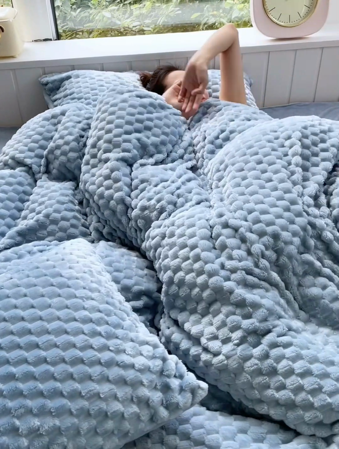 91家纺网 家纺一手货源 找家纺 欧邦 爆款A类金龟绒提花豆豆绒牛奶绒单被套四件套 海洋蓝