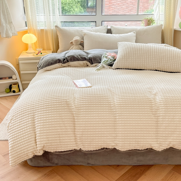 91家纺网 家纺一手货源 找家纺 慕澄家纺 2024简约款剪花牛奶绒四件套 简约-白